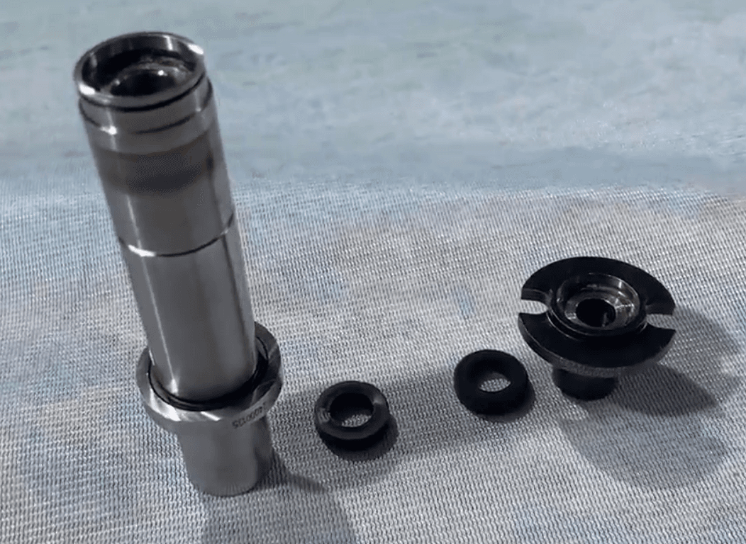 9Cr18Mo and boron carbide ceramic brazing