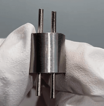 Ceramic Soldering of Stainless Steel and Gold-Plated Stainless Steel Pins for High-Reliability Components